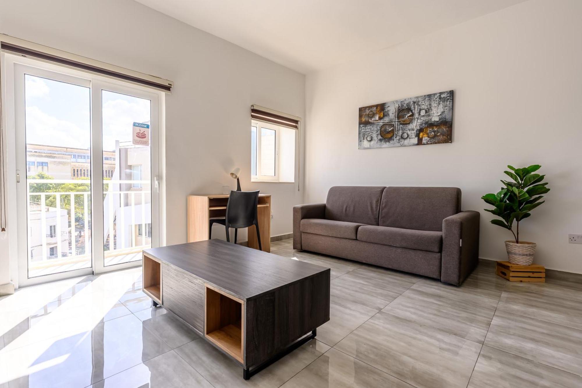F11 Room 3, Private Room Two Single Beds Shared Bathroom In Shared Flat مسيدا المظهر الخارجي الصورة